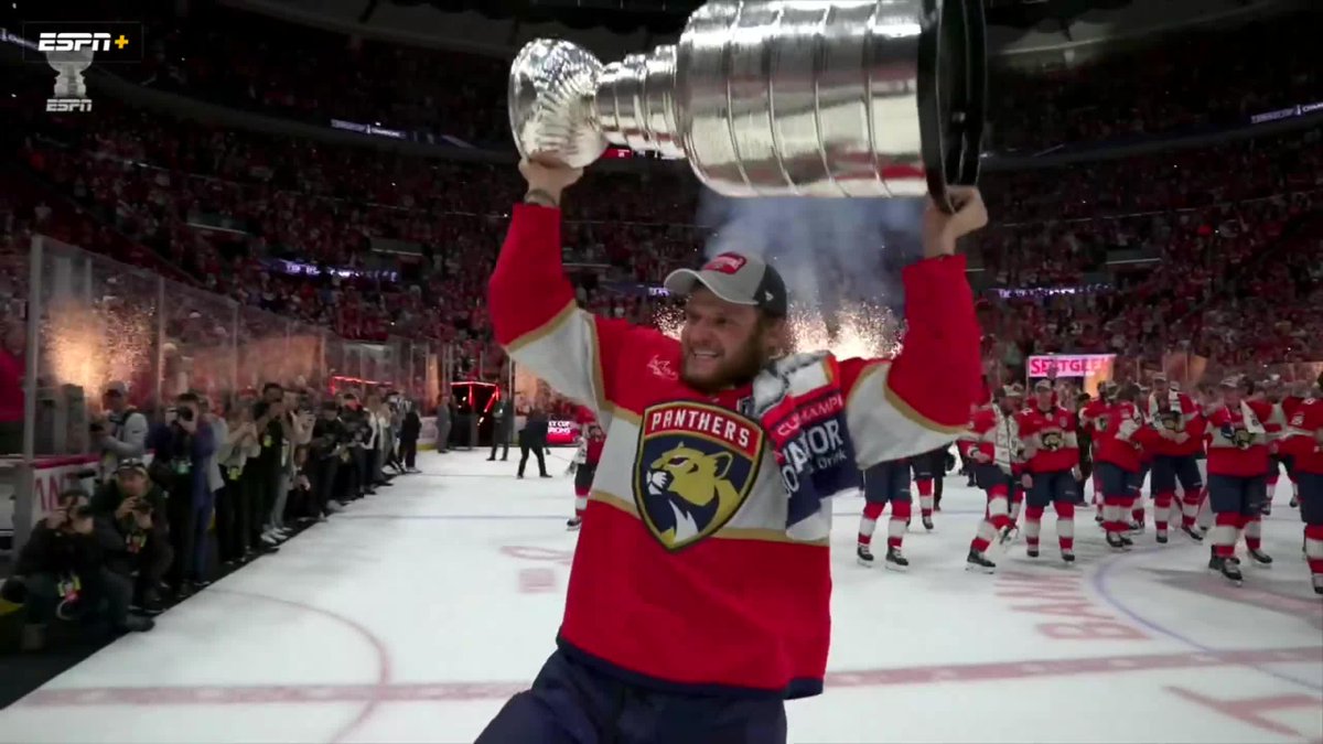BARKOV TAKES THE STANLEY CUP AROUND THE ICE! 🙌