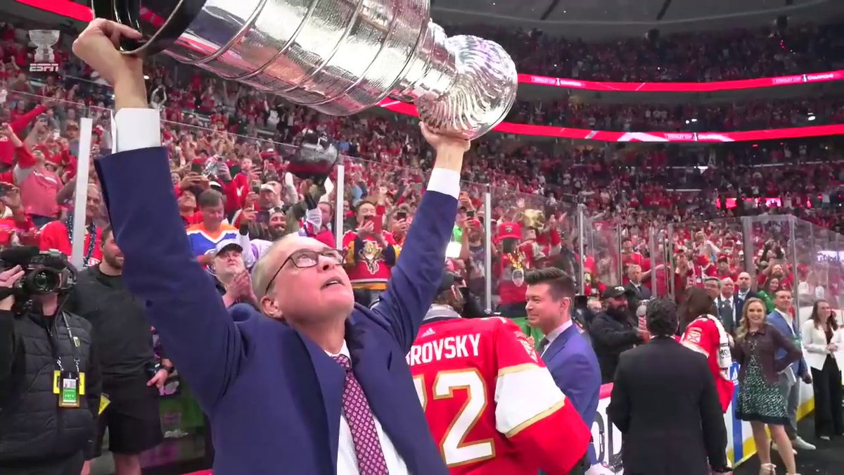 Paul Maurice is finally a #StanleyCup champion. 💪