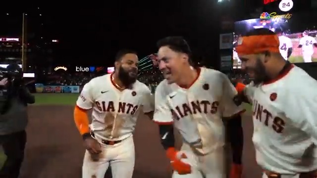 No. 24 scores the winning run 🖤🧡 On the night the SFGiants honor Willie Mays, they walk it off!