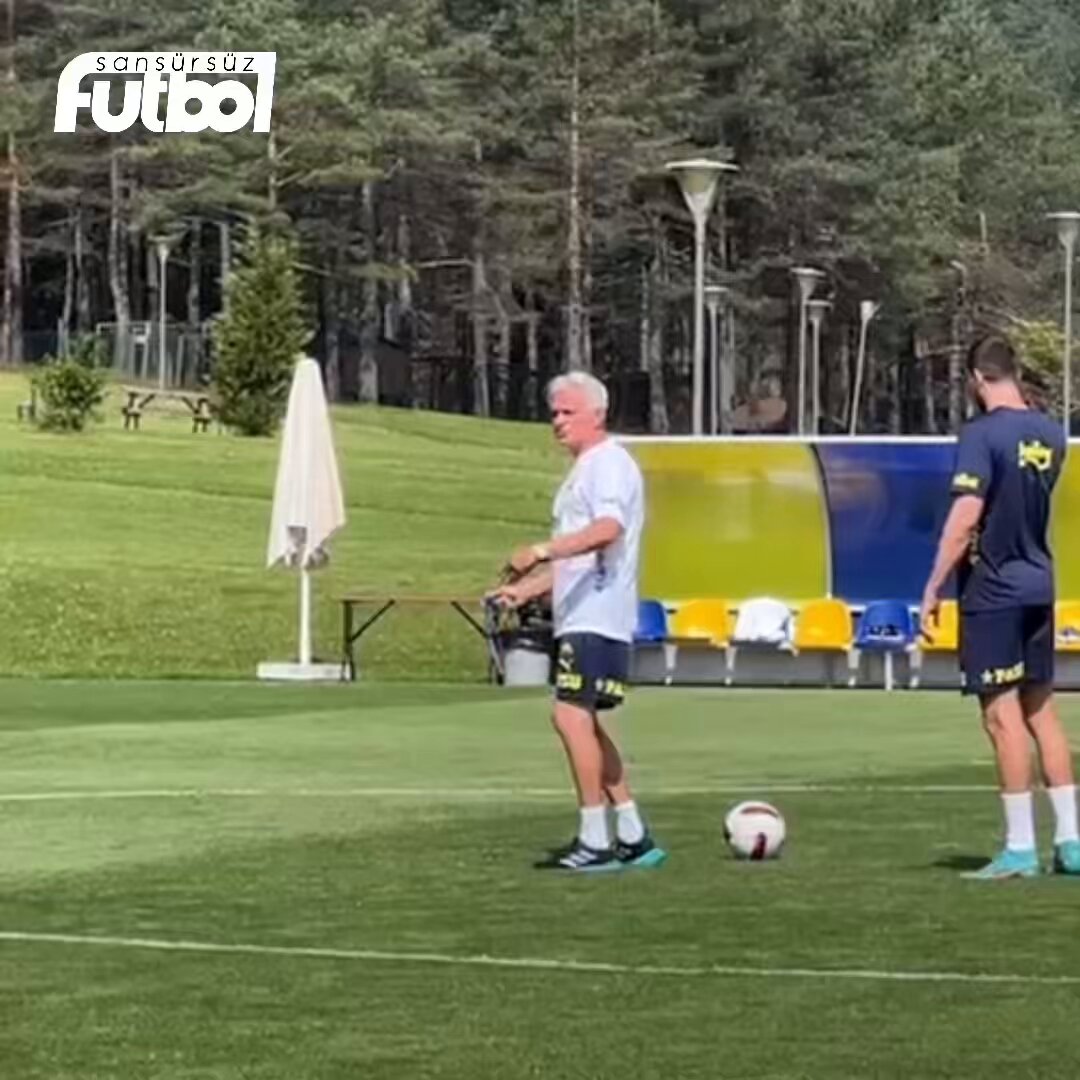Jose Mourinho'dan Fenerbahçeli futbolculara: 💥 "Bundan dolayı çok gol yedik geçen yıl!" 💥 "Koşman istiyorsan bir çözüm yaratman lazım!" 👏 Mourinho, çalışma sırasında "Bravo, bravo" diyerek memnuniyetini de dile getirdi!