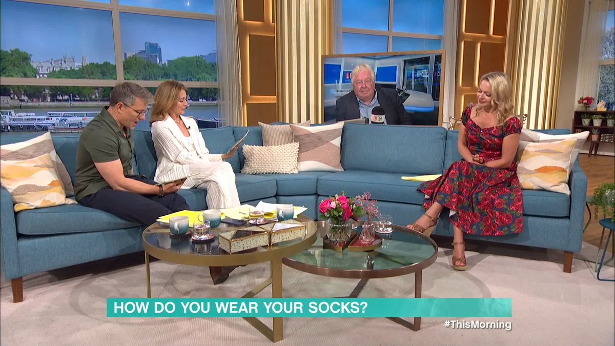 How do you wear your socks? Gen Z reckon they should be pulled up to your leg, while millennials are all about the ankle sock! Which style do you prefer? ๐งฆ