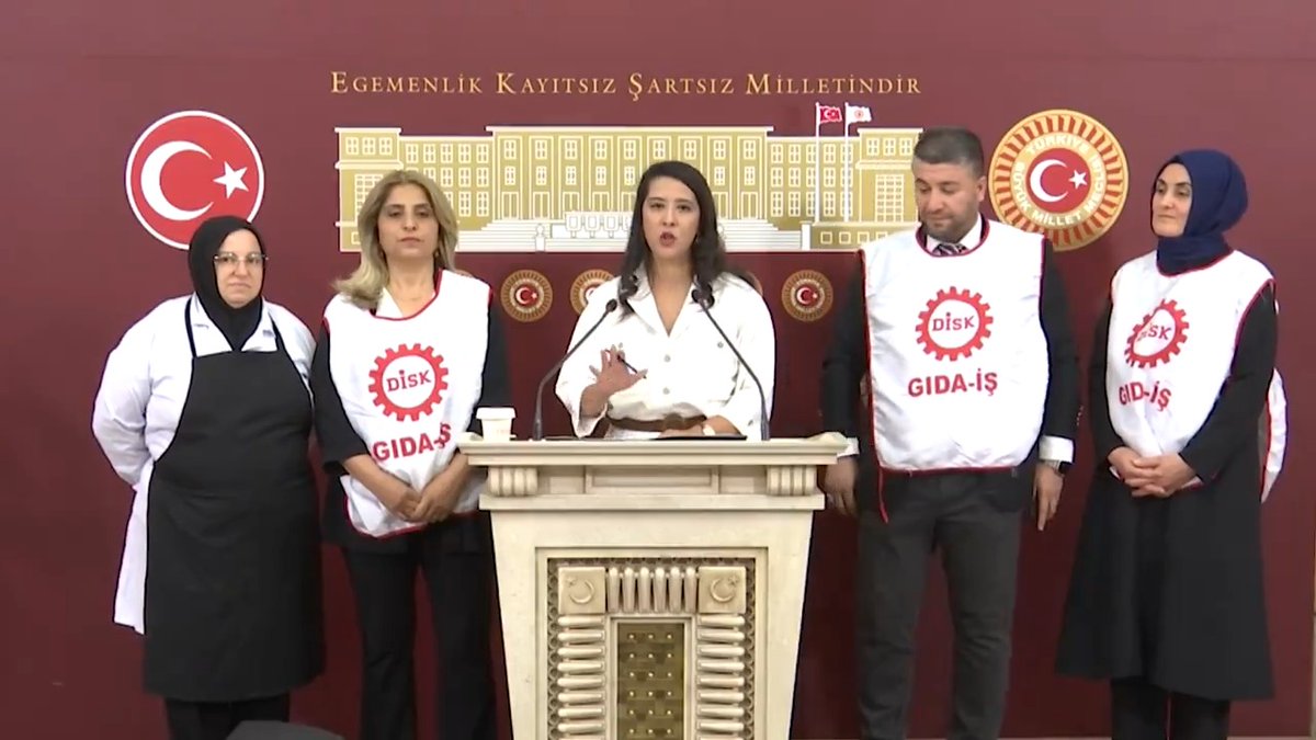 Sevda Karaca (Sevda Karaca) Meclis kürsüsünü kamuda çalışan, Gıda-İş Sendikası üyesi (Gıda-İş Sendikası) taşeron işçilere bıraktı: Patates, soğan değiliz, işçiyiz... İş güvencesi, insanca yaşayacak ücret istiyoruz!