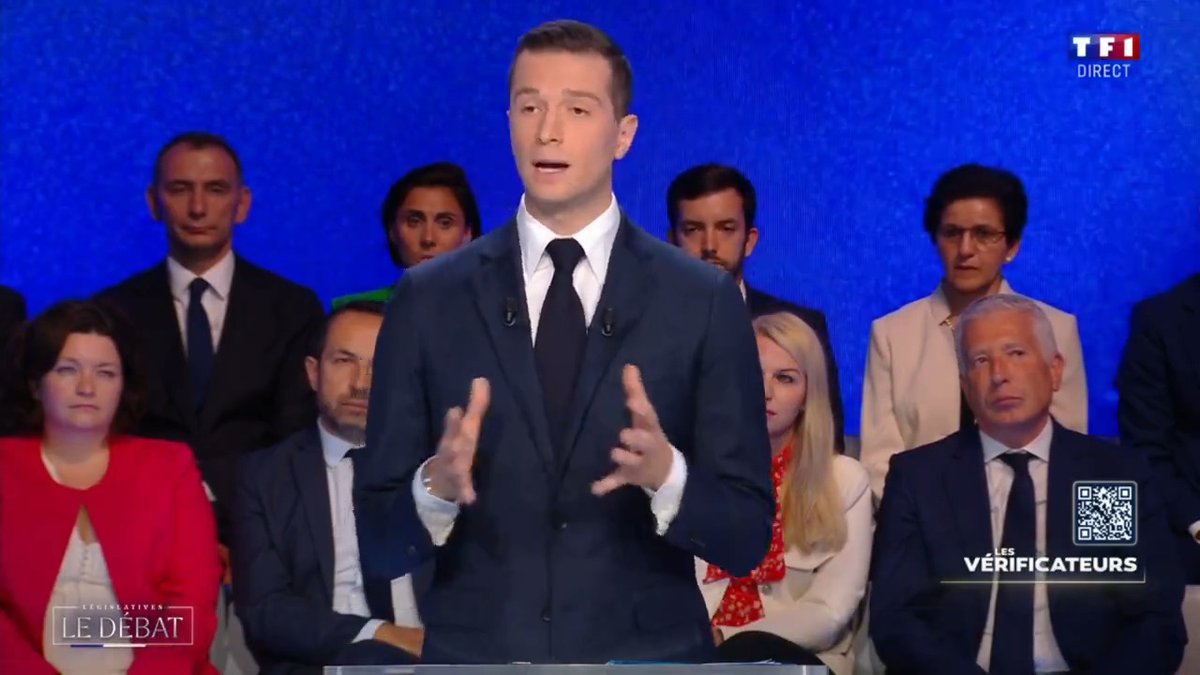 Je propose, dès mon élection, d'agir : je souhaite baisser la TVA de 20% à 5,5% sur l'électricité, le gaz, le fioul et les carburants. Concrètement, sur un plein de 50L, c'est 10 à 15 euros de pouvoir d'achat que je restitue immédiatement aux Français. #LeDébatTF1