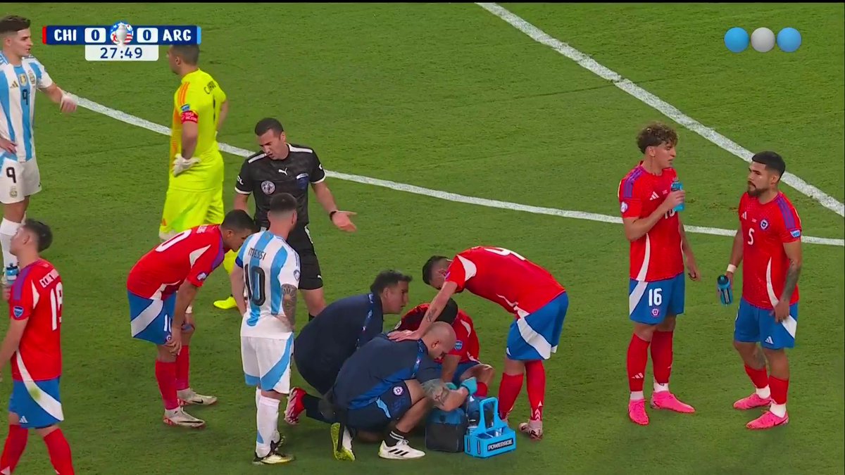 Imposible que De Paul sacara la pierna. Es claramente una acción de juego.