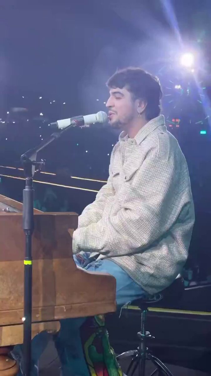 🚨FAMOSOS: Nattanzinho canta louvores durante o show e diz: “Eu prometi que todos os shows que eu começasse eu iria falar de Cristo."