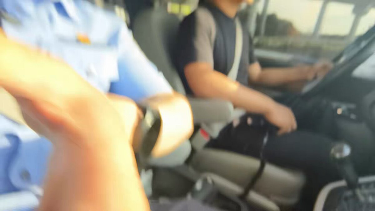 6月25日，此前在安徽大学江淮学院学生抗议时堵门不让学生外出的黑衣人出现在合肥警方的宣传视频中。 确认此前堵住校门的不明身份人员为合肥警察。