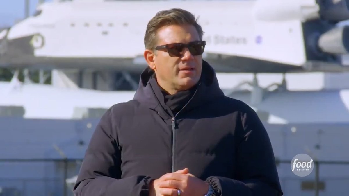 .@tylerflorence welcomes nine teams to the NASA's Johnson Space Center Space Center in Houston, where they’ll quickly blast off into their first challenge 🚀 All-New Season of #GreatFoodTruckRace > Sunday @ 8|7c