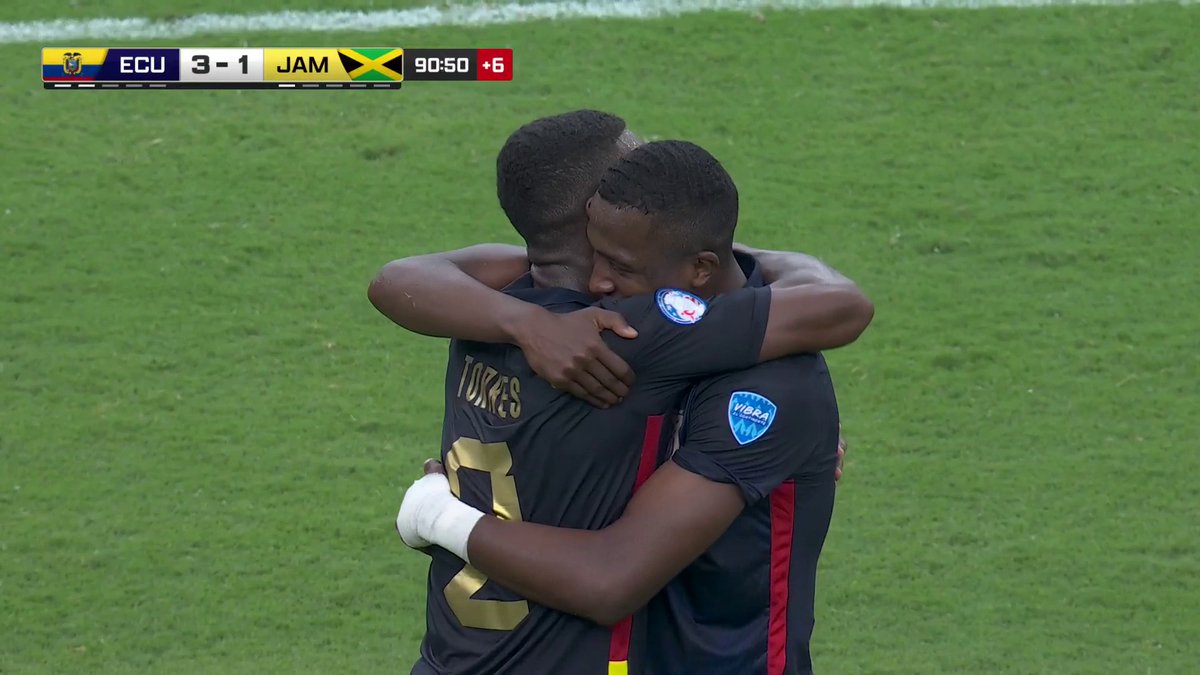 THREE FOR ECUADOR 🇪🇨 Alan Minda runs by everybody to make it 3-1 🔥