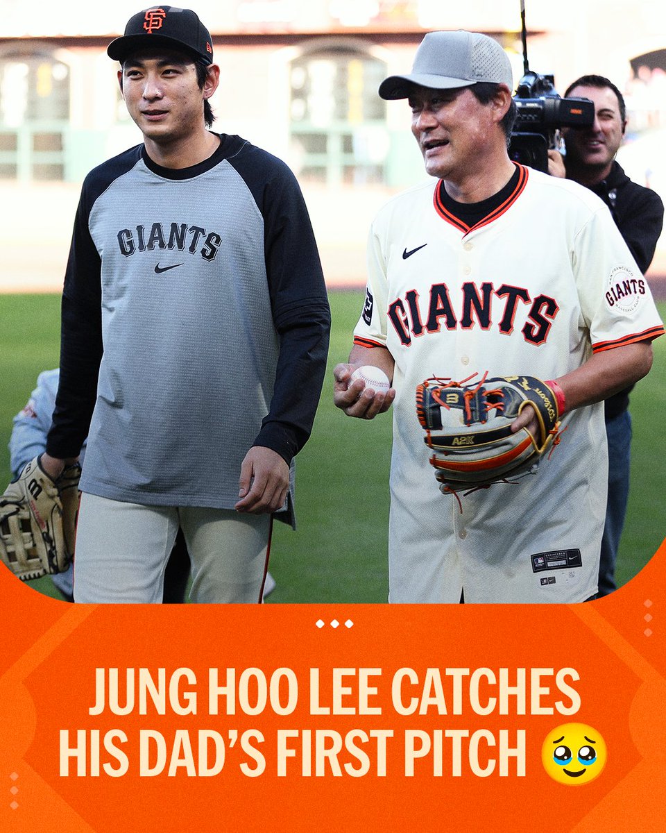 Jung Hoo Lee catches his dad's first pitch 🥹