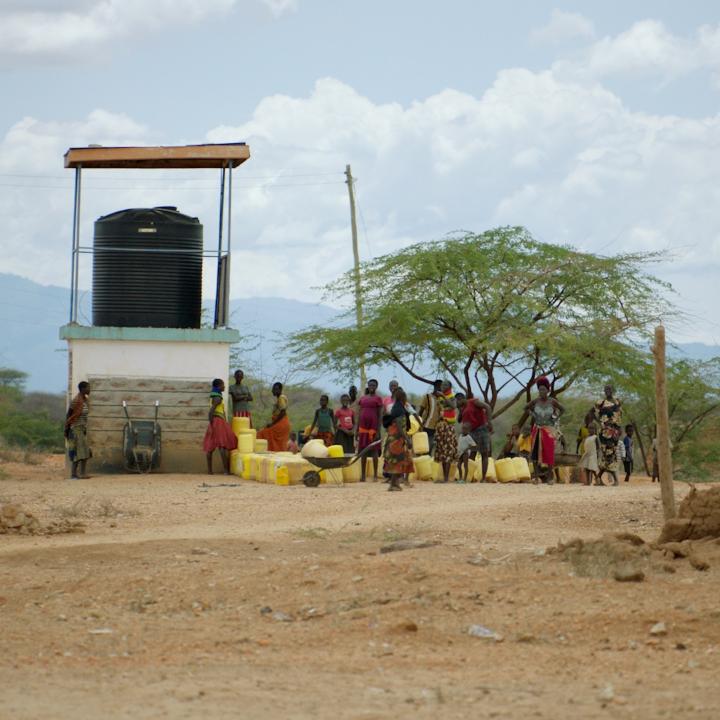 Kenyan entrepreneur Beth Koigi has been named a 2023 #RolexAwards Laureate for deploying air-to-water technology in arid regions. Her work gives climate vulnerable communities security and helps fight water scarcity. More on #PerpetualPlanet