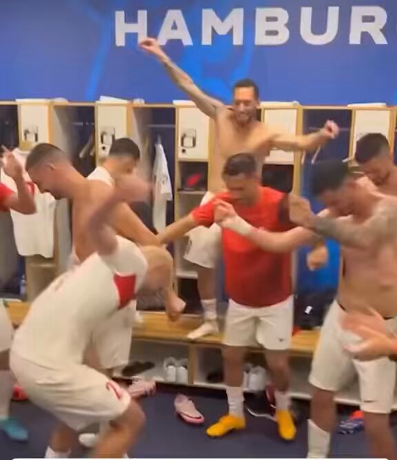 Sadece Kaan Ayhan’ı izleyin. 😀