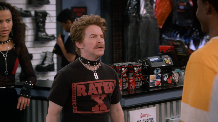 The Hot Topic-Abercrombie wars rage on with a little help from Seth Green. That '90s Show is back!