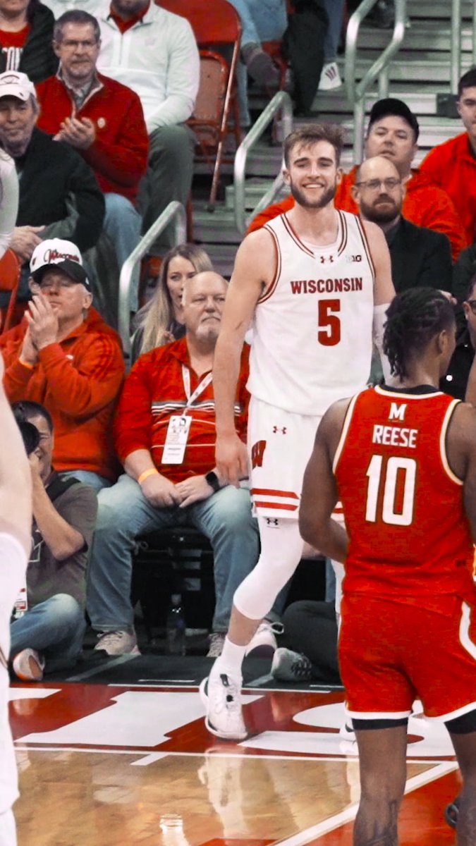 Former Lakeville North and #Badgers forward Tyler Wahl will play Summer League for the hometown #Timberwolves, per his agents Sam Cipriano &amp; Keith Kreiter of Edge Sports. #WolvesBack