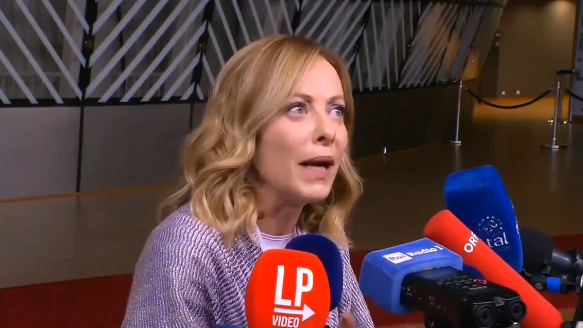 Meloni risponde su Gioventù Nazionale: "Non ne ero a conoscenza. Nostalgici e razzisti sono incompatibili con la destra [...] Il metodo di Fanpage è da regime. Non è mai accaduto di infiltrarsi in un'organizzazione. È consentito? Lo chiedo a lei, ai partiti e a Mattarella"