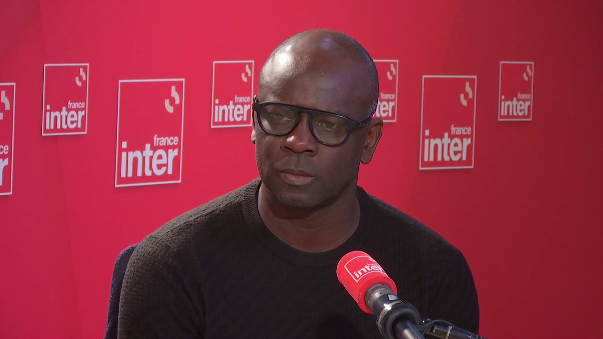 "J'ai toujours dit à mes enfants : 'On ne collabore pas avec la haine, on résiste à la haine, quoi qu'il en coute'", lance Lilian Thuram. "Il ne faut pas se taire, ne pas faire comme si on ne savait pas", dit-il. #le1314inter
