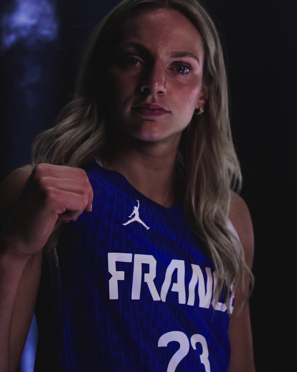 Une fois dans une vie 😮💨 Les Bleues version 𝟮𝟬𝟮𝟰 🇫🇷 #PassionnémentBleu