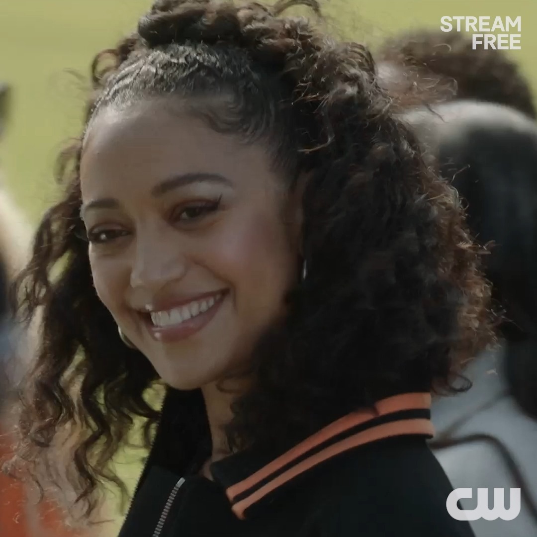 🚨 SPOILER WARNING 🚨 We've been waiting for this moment!! #Spelivia Catch up on #AllAmerican for free on The CW App: Samantha Logan