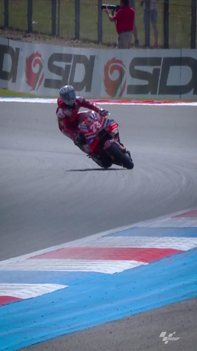 Some awesomeness form Assen! 😍 What a BESTIAL save by Enea Bastianini 😎 Hats off! 👏 #DutchGP 🇳🇱