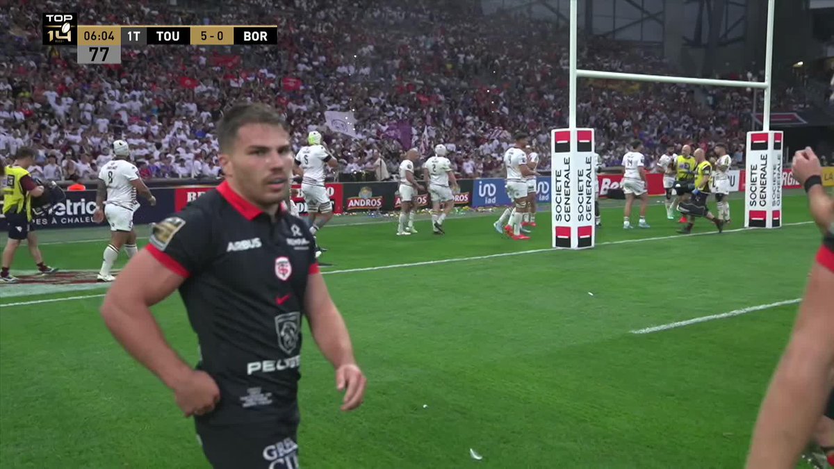 Beautiful chaos happening in France right now. The Top 14 Final.