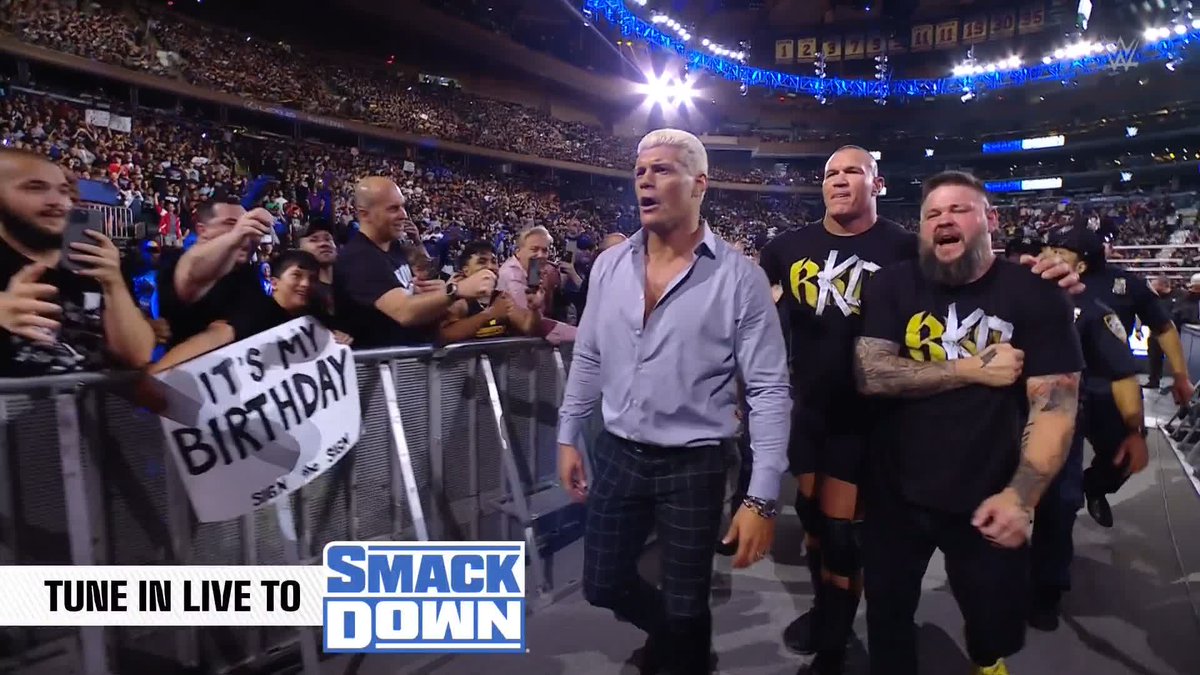 "I don't see a boss. I don't see a Tribal Chief. I don't see the Head of the Table. I see a SEAT FILLER." 😤 #SmackDown