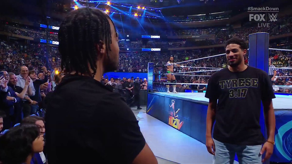 Jalen Brunson stared down Tyrese Haliburton at WWE SmackDown at MSG 🤯🤣 (via WWE on FOX)