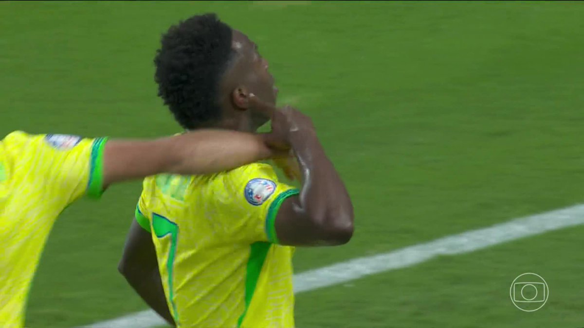 Sai, zica! Vini Jr fez o primeiro gol do Brasil na Copa América e comemorou intensamente!