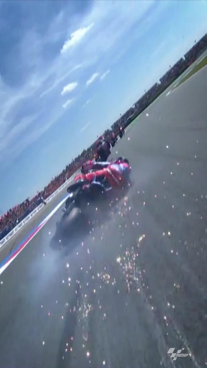 💥 Marc Márquez’s #TissotSprint lasted only 1 lap! ❌ A strange crash saw the 8-time World Champion hitting the deck at T2! 😱 #DutchGP 🇳🇱