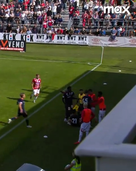Udda situation när Hammarby-lånet Alper Demirol får rött kort som avbytare för Degerfors IF 🟥👀