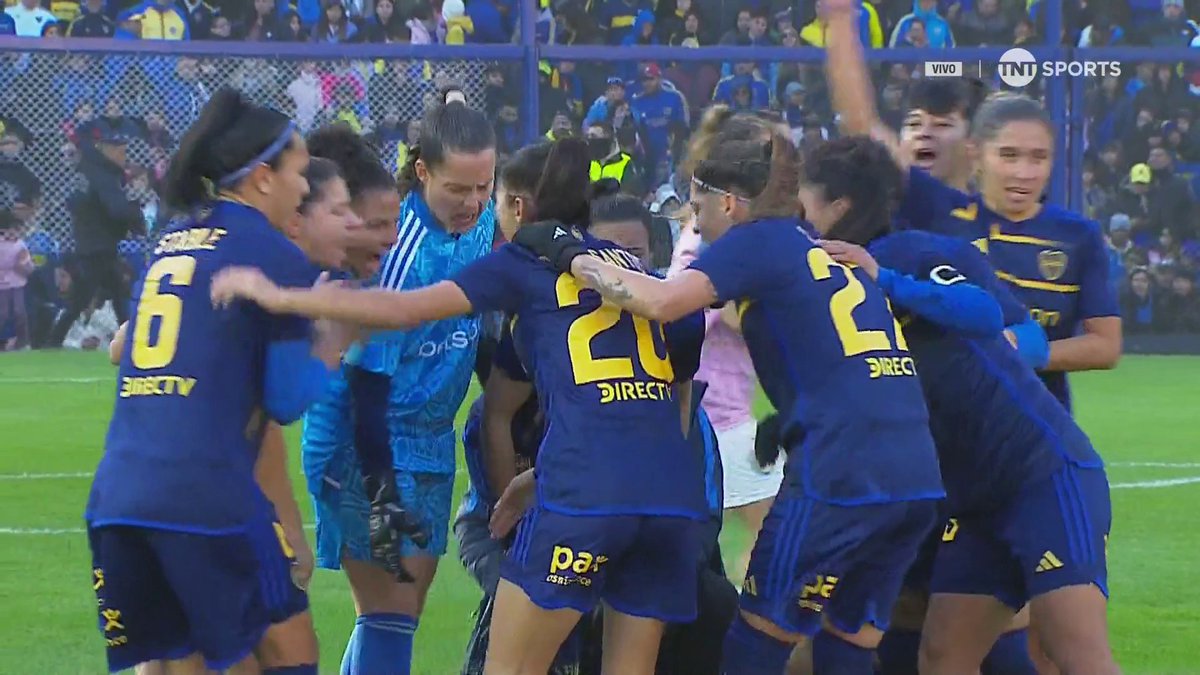 TODO AZUL Y AMARILLO 🔵🟡 El gran recibimiento a las Gladiadoras en La Bombonera para jugar ante Rosario Central en un partido clave por el título #FemeninoxTNTSports