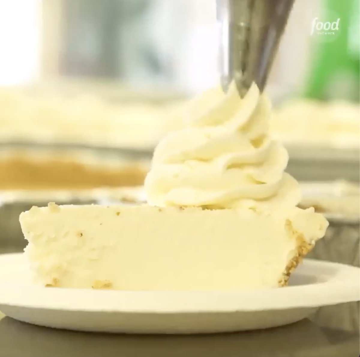 Key Lime Pie from KeyWestKeyLimePieCo in Key West, FL?! No wonder this pie is the key to Tyler Florence’s heart! 🔐❤️ Catch Tyler hosting an all-new season of #GreatFoodTruckRace, tomorrow @ 8|7c!