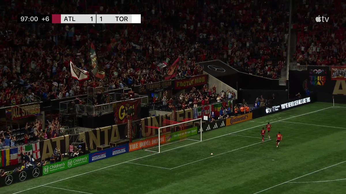 Jamal Thiaré with the sneaky game winner. 👀