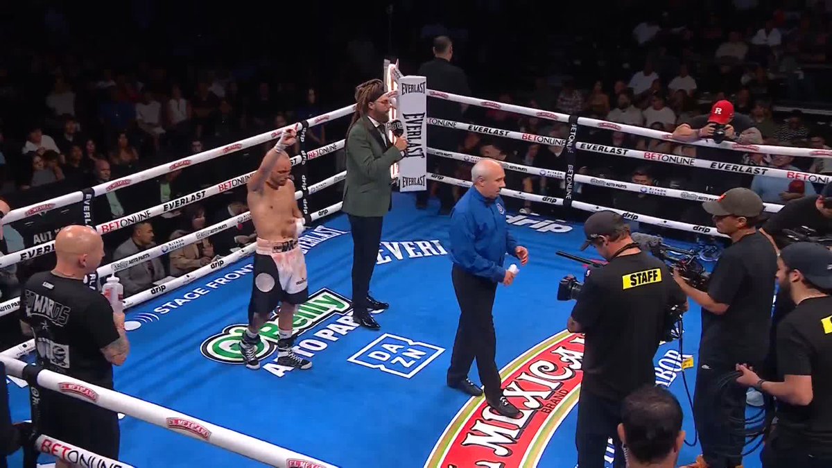A Sunny Edwards victory by technical decision 👊 📝 90-82, 88-84, 87-85 #EdwardsCuriel #EstradaBam