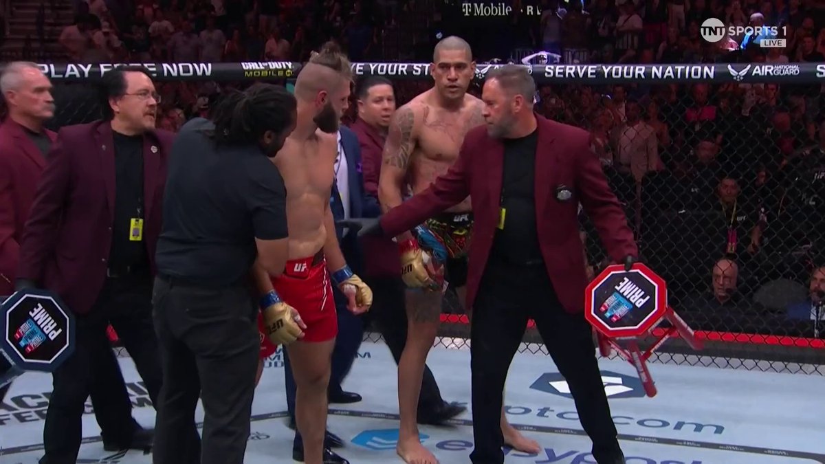 CHAMAAAAA! 🔥 ALEX PEREIRA IS DIFFERENT! WHAT A KNOCKOUT! 👊 #UFC303 | LIVE on TNT Sports & discovery+