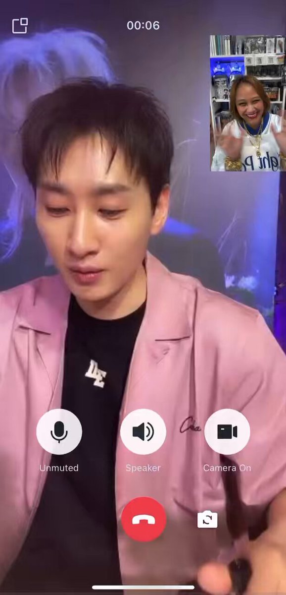 🥳 happened 2 hours ago, i have won a video call with Hyukjae with Stanly 🥳 again i just wanted to have the photocards but always getting lucky 😅 😂 I was so nervous and 1 minute and 30 seconds is too short. It was a blubbering mess but actually did alot - did the “Nyuku Nyuku Ni” - chanted “LEE HYUKJAE, LEE HYUKJAE, LEE HYUKJAE” - i introduced myself and told him that i am from Dubai and he did the “Assalamualaikum” chant (i almost forgot to do the “HUH” 😂 - he was amazed with all the merchandise and albums on my back - congratulated him for the success of DEparture concert in Japan and told him i have enjoyed the live streaming - asked him about to his leg/foot and he said it’s almost healed 🥳 - told him that him and Donghae should always be healthy - told him that I attended DElight Party in Manila also with a broken ankle - then told him “SARANGHAE” #SUPERJUNIOR #슈퍼주니어 #SuperJuniorDnE #슈퍼주니어DnE #은혁 #EUNHYUK Dalnim #동해 #DONGHAE Super Junior 이동해 SUPER JUNIOR-D&E official SUPER JUNIOR-D&E JAPAN #오드엔터테인먼트 #ODE엔터테인먼트 #애니 #ANNIE SUPER JUNIOR 🐺Liz Muchie🐰🍓 #DEparture #ドンへ #ウニョク #YouandMe #YouandMe_With_DnE 💙