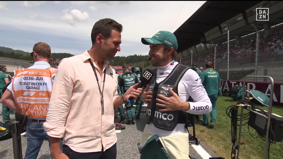 Roldán: "Fernando, lo primero, ¿cómo estás?" Alonso: "Parezco un poli, ¿no?" JAJAJJAJAJA