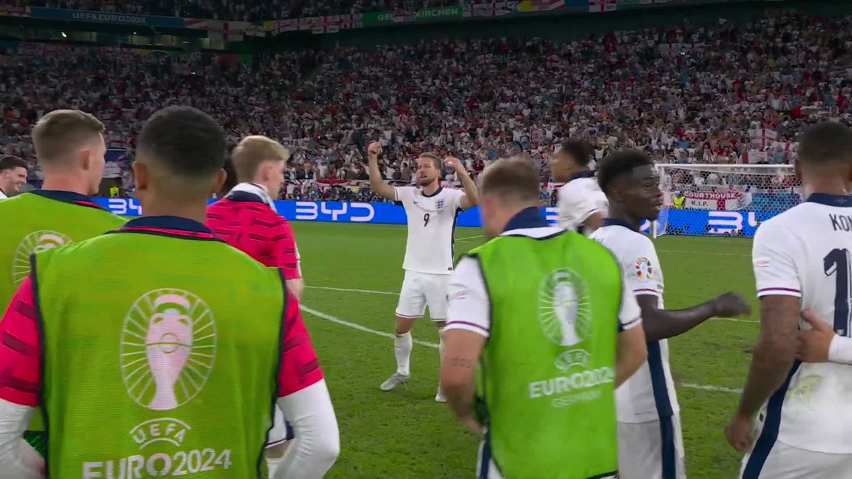 "Sweet Caroline!" 🎶🏴󠁧󠁢󠁥󠁮󠁧󠁿 England | #Euro2024
