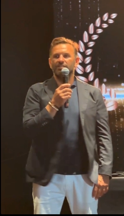 Okan Buruk: "Amacımız Galatasaray taraftarını hep sokakta başı dik yürütmek. Mayıslar bizim; hedef 25, hep birlikte yine hedefe kilitleneceğiz!"