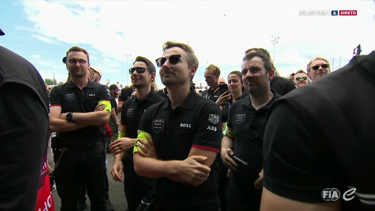 Ouve-se A Portuguesa e António Félix da Costa é já o piloto com mais vitórias esta época (4) 🇵🇹 #FormulaEELEVEN