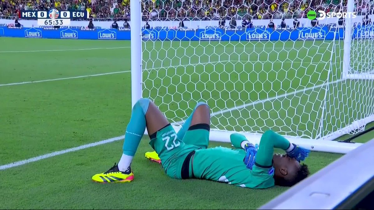 "Mechico" Porque México igualó sin goles ante Ecuador y quedó eliminado de la Copa América. Siempre la pechean contra los de la Conmebol, se hacen los pijudos de América y al final terminan entregando el orto, son adictos a la pija, alta putita México.