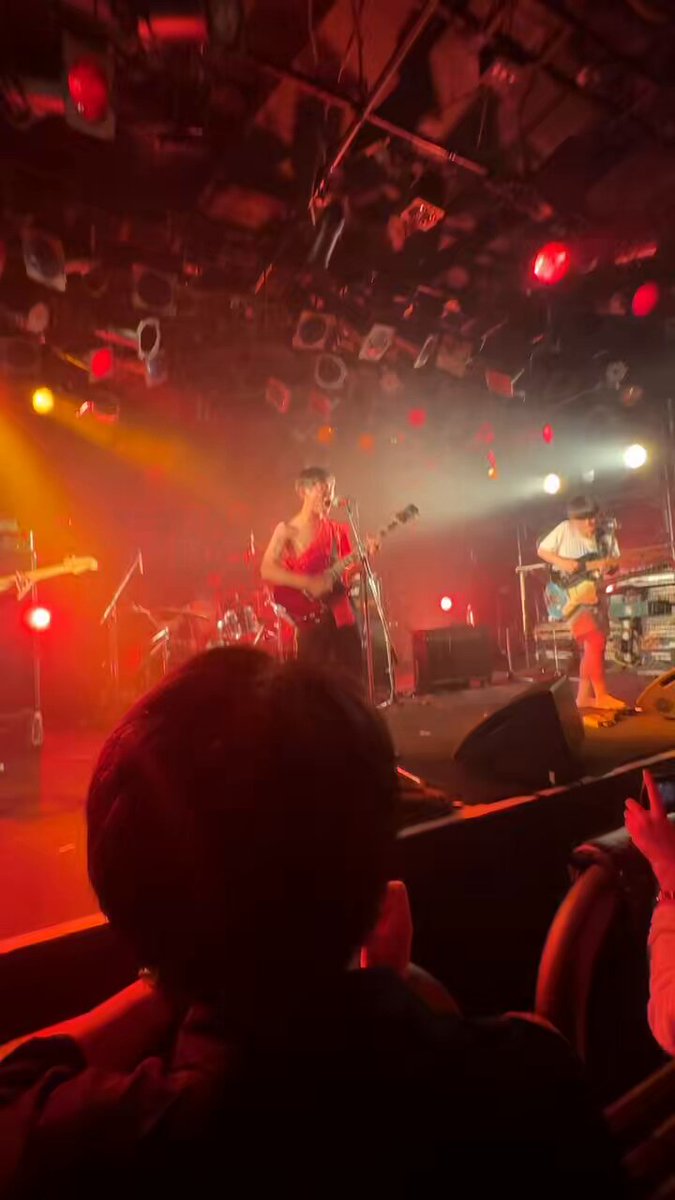 テレビ大陸音頭すごすぎる！！ 高校生がこんな尖ったライブやるとかヤバくないか。ただバズってるだけじゃない正真正銘の本物。かっこよすぎて大興奮。観に来てよかった…