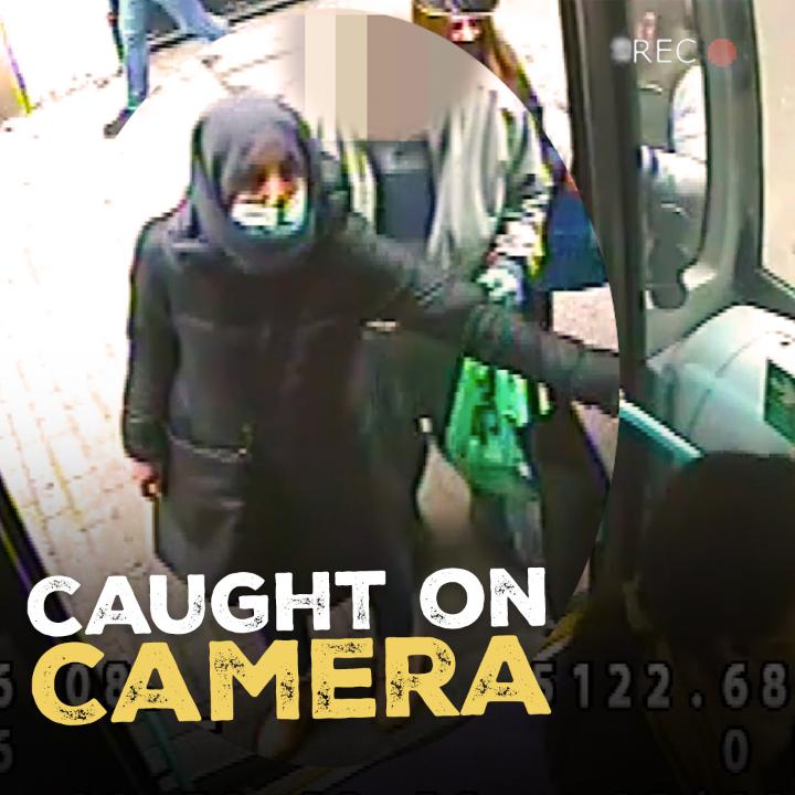 Did you spot the pick-pocketing? 🎥 Officers are carrying out targeted patrols and raising awareness of the tactics used by thieves who often target elderly and vulnerable people leaving banks. Please keep your belongings safe while out and about. If you have been a victim or have witnessed a theft, please report it as soon as it happens by dialling 101 or 999. #CommunityCrimeFighting