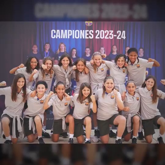 🎥 Invitamos a las jugadoras de la cantera del Barça a conocer un pasar un día con sus nuevos referentes 👉 Las jugadoras del FC Barcelona Femení y ganadoras del póker de títulos esta temporada ⚽. #ElFútbolDeTodos