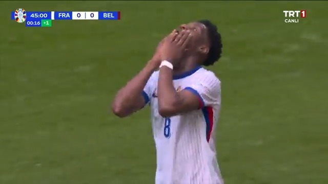 Mbappe topu harika getirdi! Tchouameni kolay pozisyonda topu dışarı gönderdi! 😯 #EURO2024