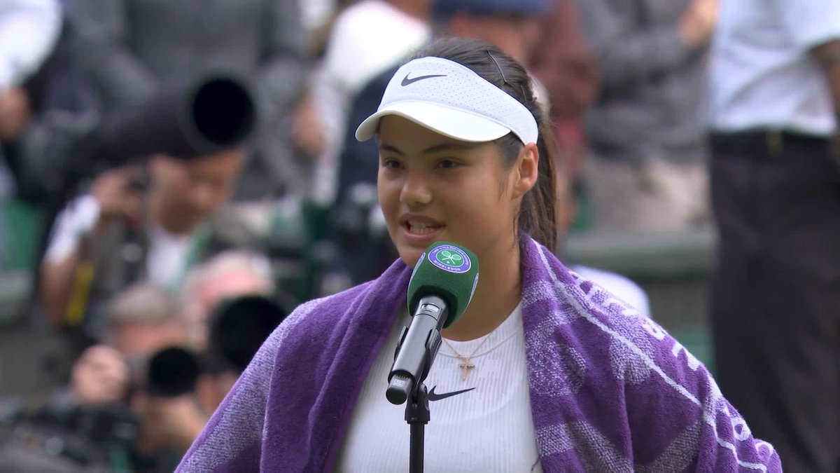 Emma Raducanu after getting 1st win at Wimbledon since 2022: “You have to just do what it takes to get over the line. Honestly watching the football last night, it was like winning ugly. It all counts!”😂 *camera pans over to David Beckham* Cinema. 🏴