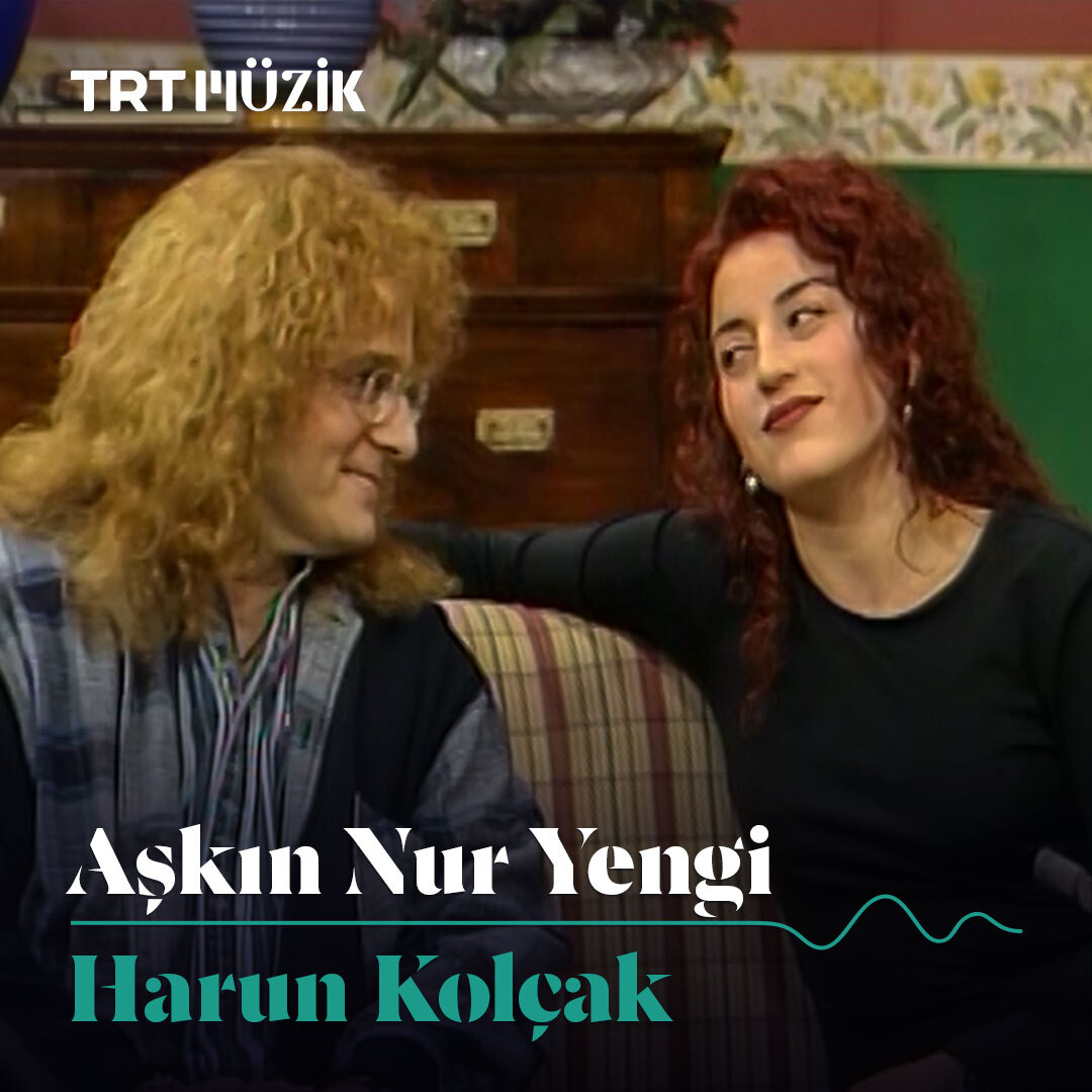 Aşkın Nur Yengi ve Harun Kolçak, 1995 yılına ait bu görüntülerde, Sezen Aksu imzalı "Bile Bile" adlı şarkıyı seslendiriyorlar. 🤍