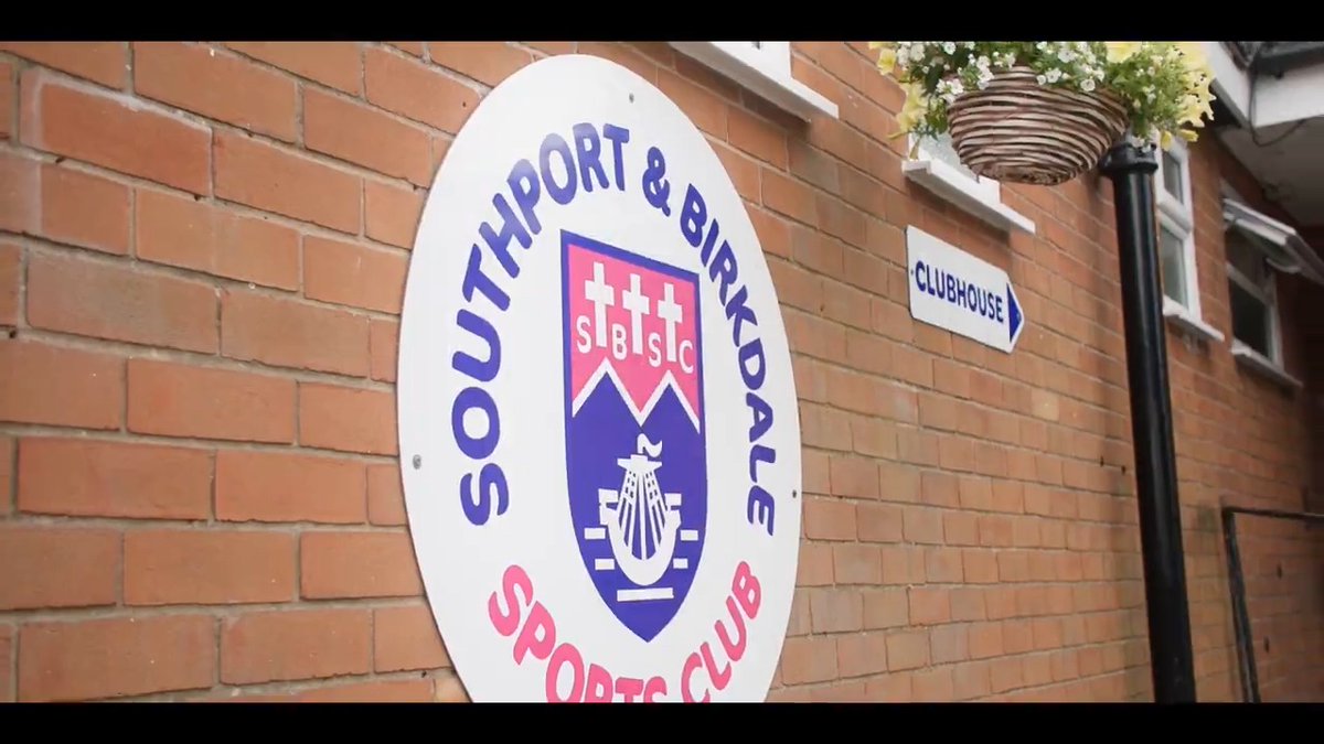 "The crowd feel part of the team." The beauty of outground cricket Southport & Birkdale Cricket Club, as told by David 'Bumble' Lloyd! 🌹 #RedRoseTogether