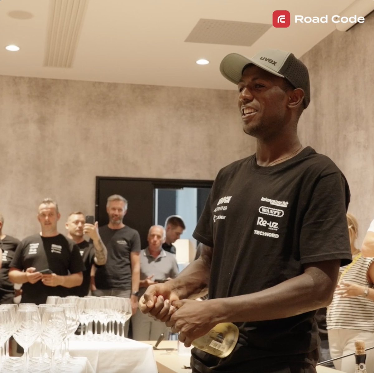 "We must be proud, this whole team." Watch Biniam Girmay celebrate his Tour de France Stage 3 win with his Intermarché-Wanty team-mates and staff 🎥 _________ 🇫🇷 #TDF2024