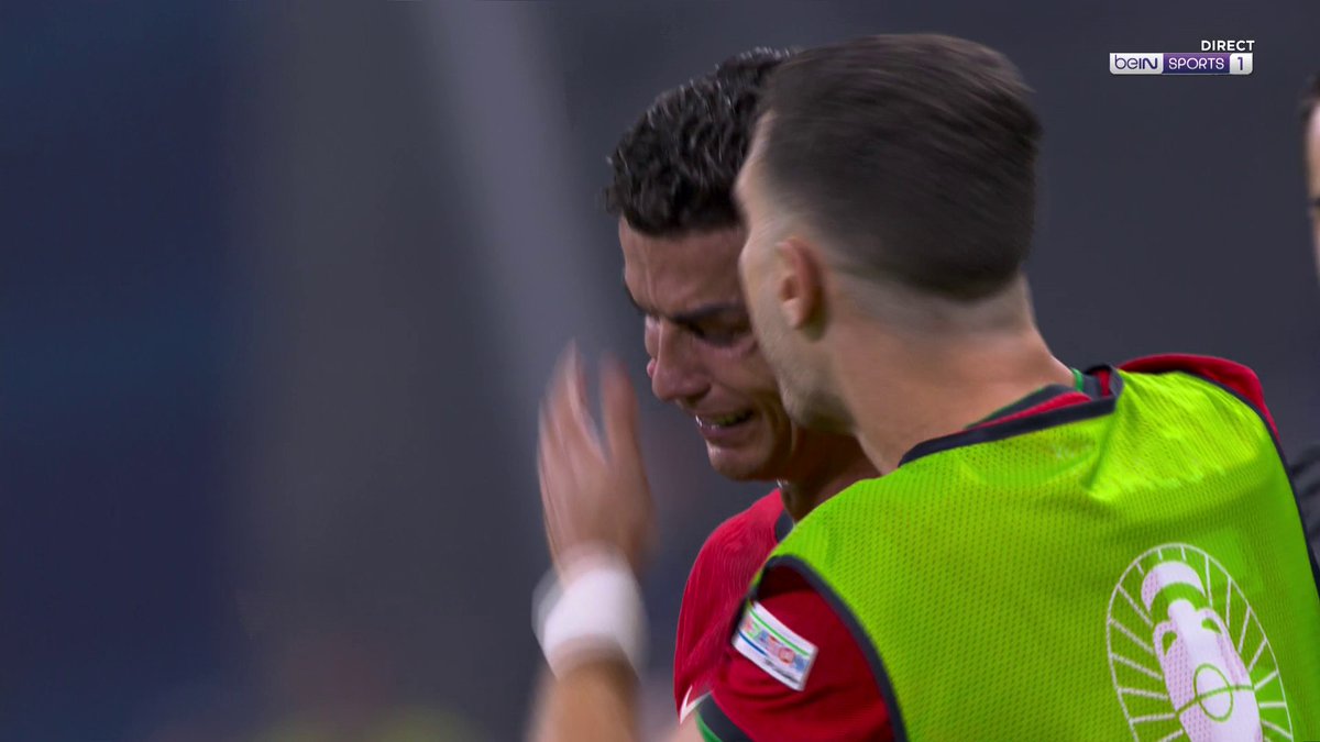 🚨 INCROYABLE IMAGE ! Cristiano Ronaldo effondré après son penalty manqué ! Il est inconsolable. 💔😢 🎥 beIN SPORTS