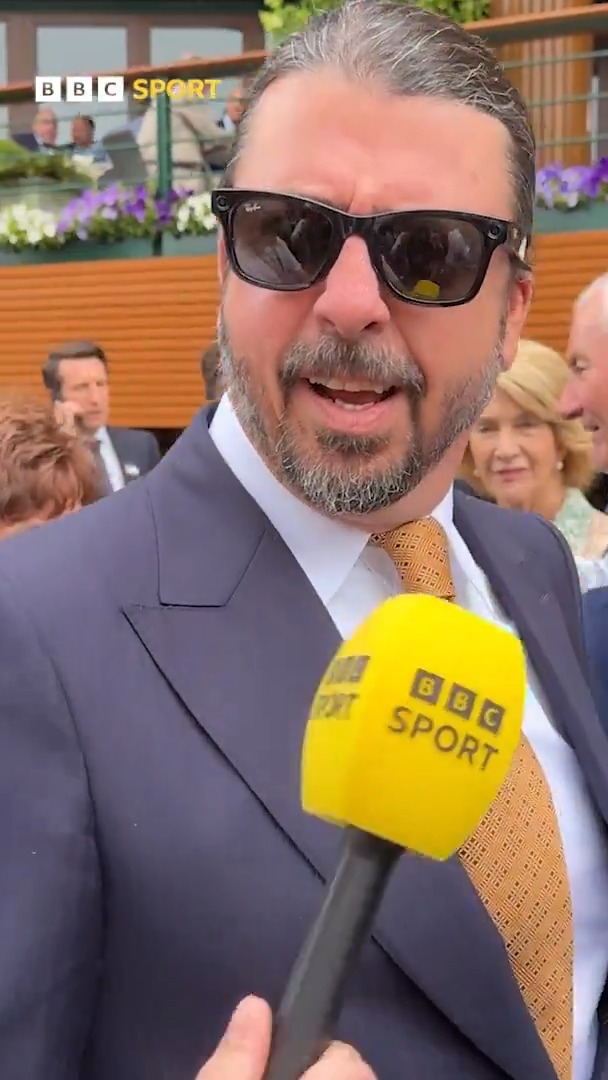 Dave Grohl really didn’t want to give away his #Wimbledon predictions 😂 #BBCTennis