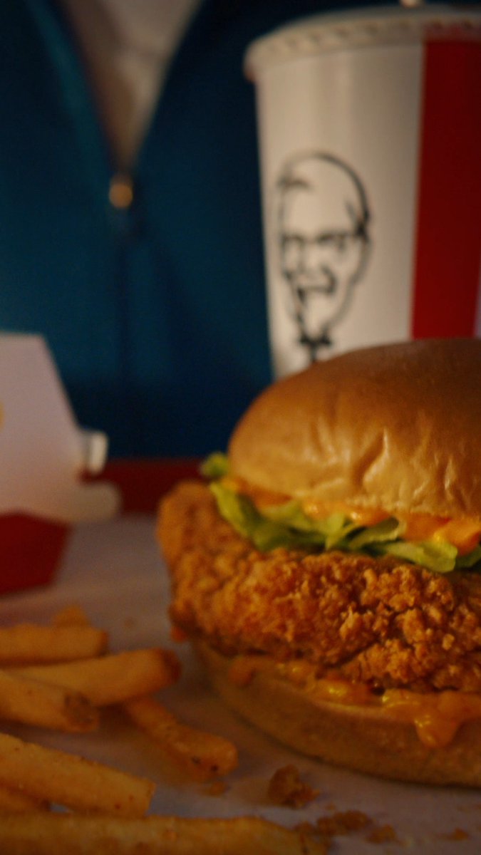 Get into spicy with the Zinger sandwich 🔥